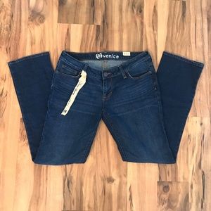 NWT Bullhead Venice Skinny Jeans (Size 9 Short)